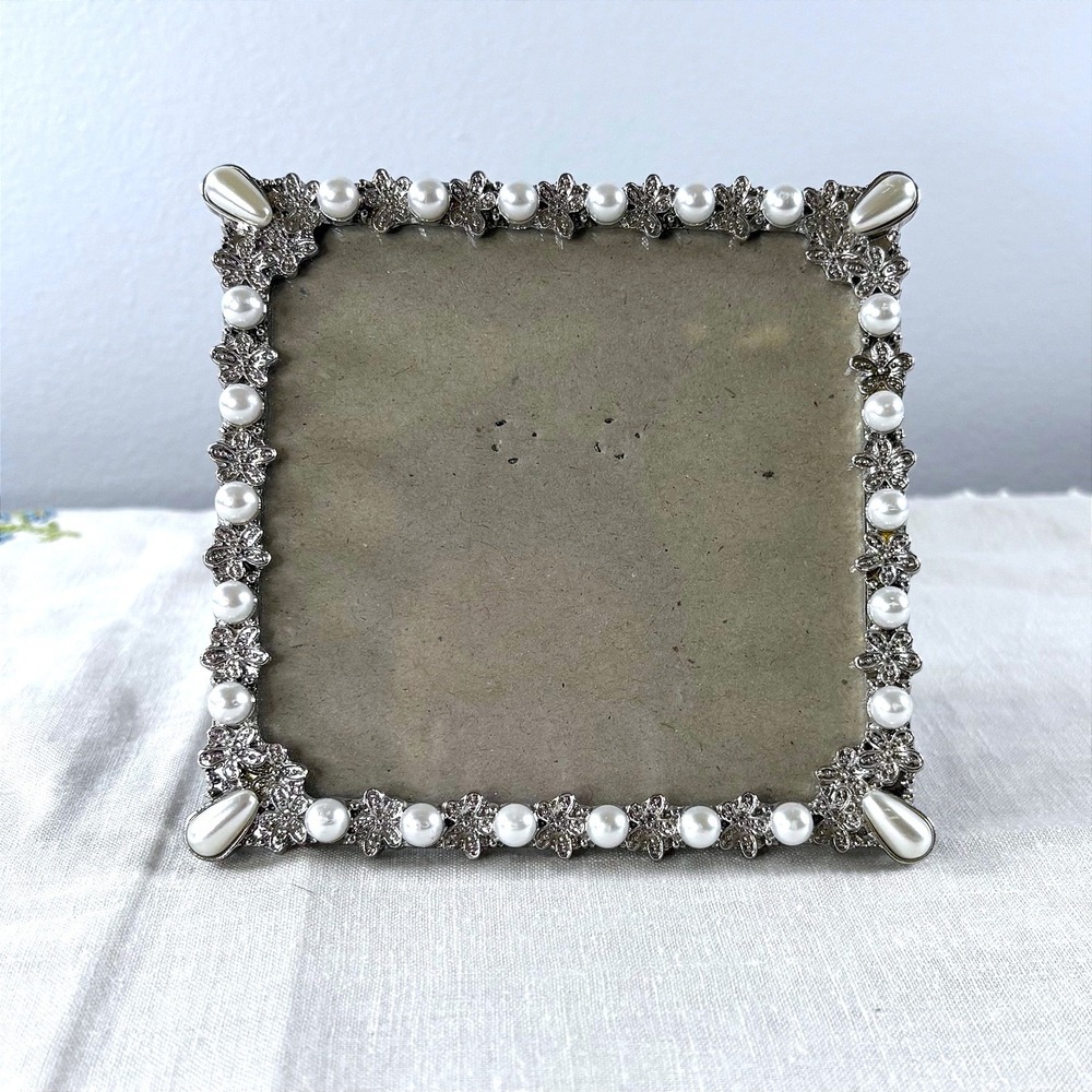 Concepts In Time Silver Floral Faux Pearl Square Picture Frame‎